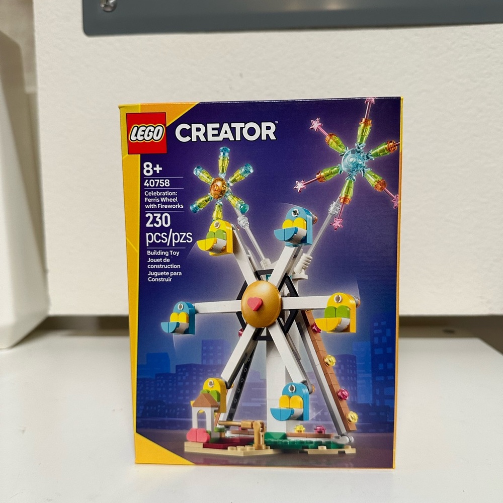 LEGO Creator Colorful Ferris Wheel Set